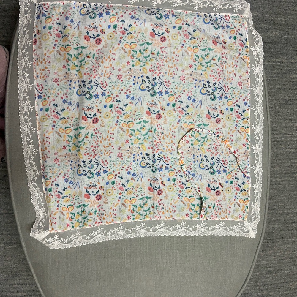 Floral Patterned Scarf with Lace Trim - Picture 2 of 3